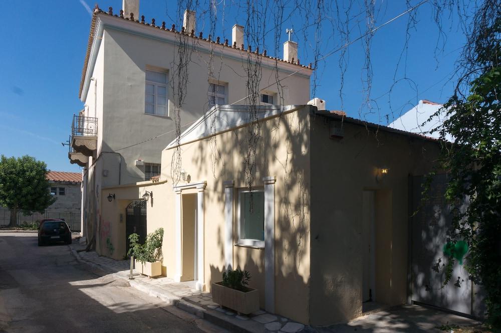 The Little Prince In Plaka アテネ エクステリア 写真