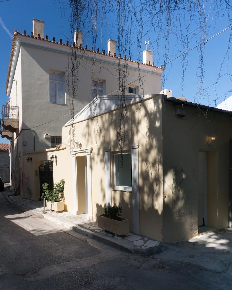 The Little Prince In Plaka アテネ エクステリア 写真