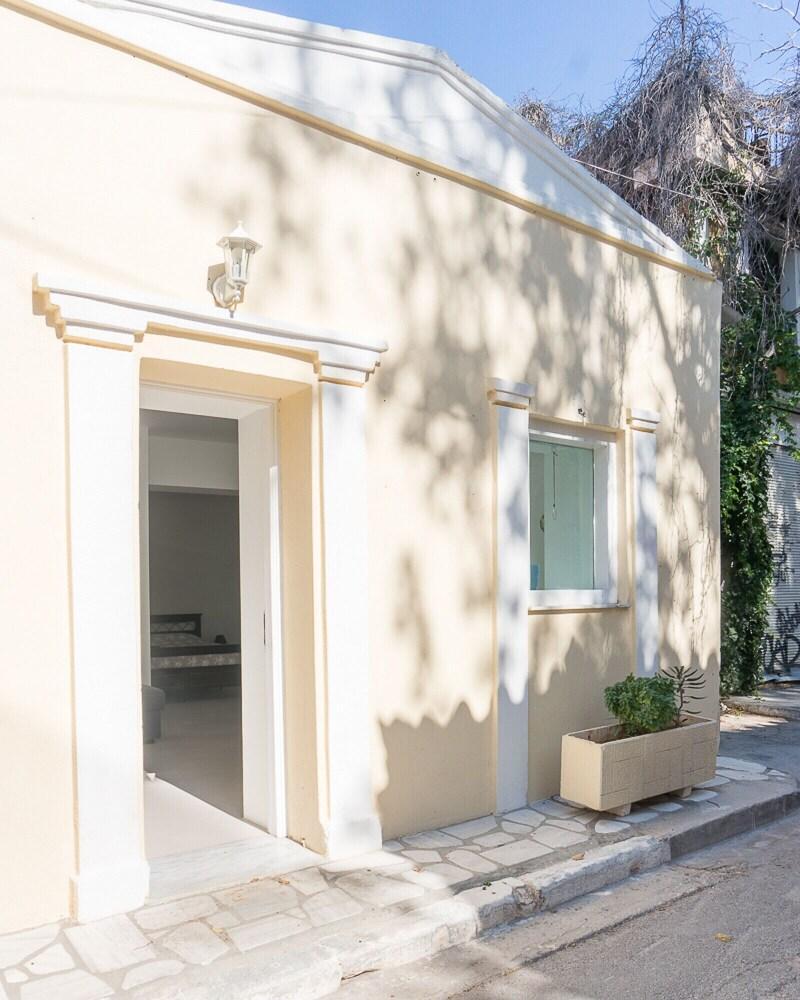The Little Prince In Plaka アテネ エクステリア 写真
